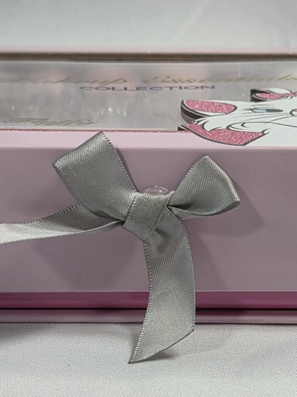NIB Disney The Aristocats Marie Exclusive Essentials 7-Piece Makeup Brush Set